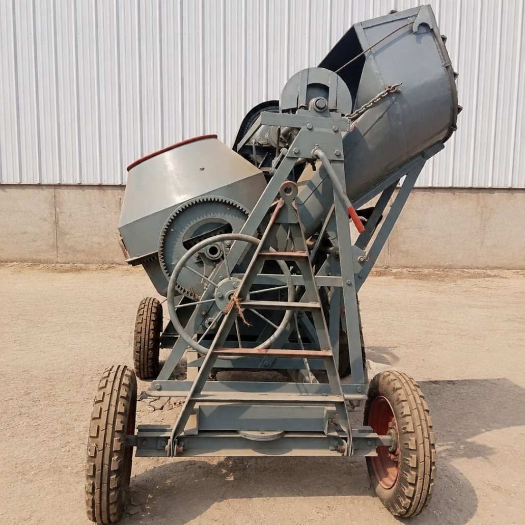 Mixer wheel base